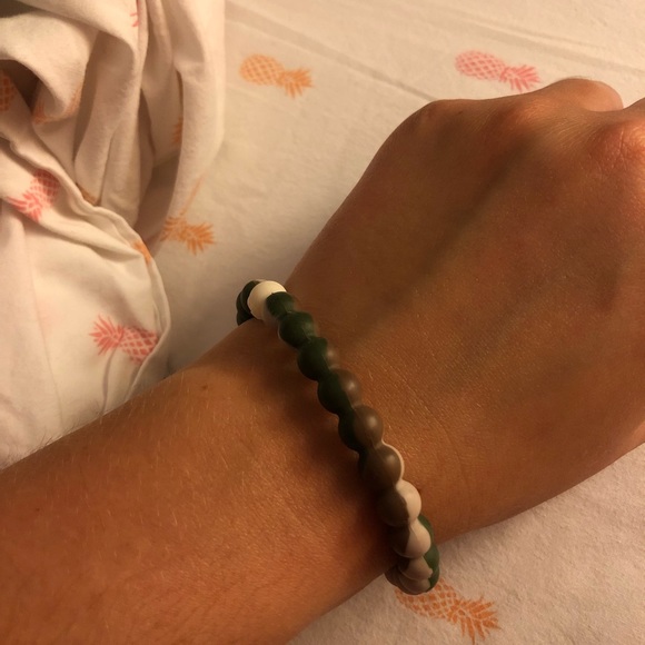 Lokai World Wildlife Fund Bracelet- M - Picture 2 of 3
